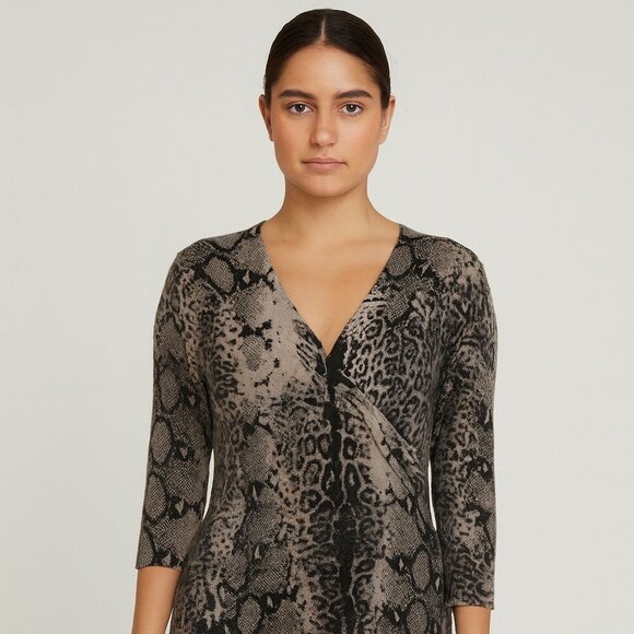 Neiman Marcus Cashmere Women’s Gray Black Animal Print Sweater Dress Size XL - Picture 8 of 8